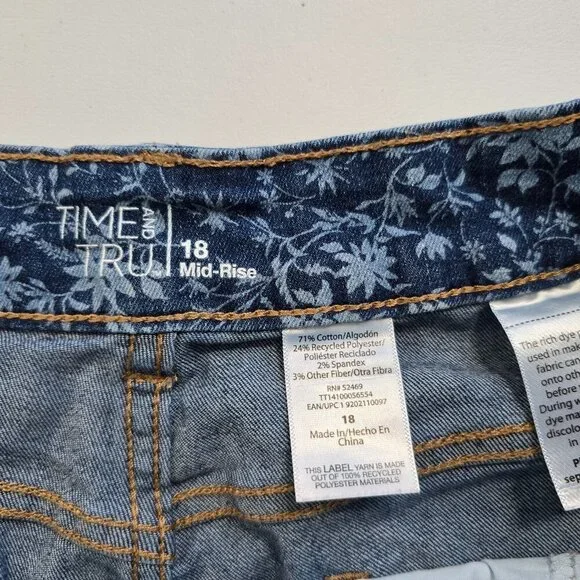 Time and Tru Mid-Rise Denim Shorts – Floral Print, Size 18 - Picture 4 of 4